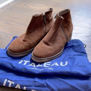 Italeau Camel Suede Boots